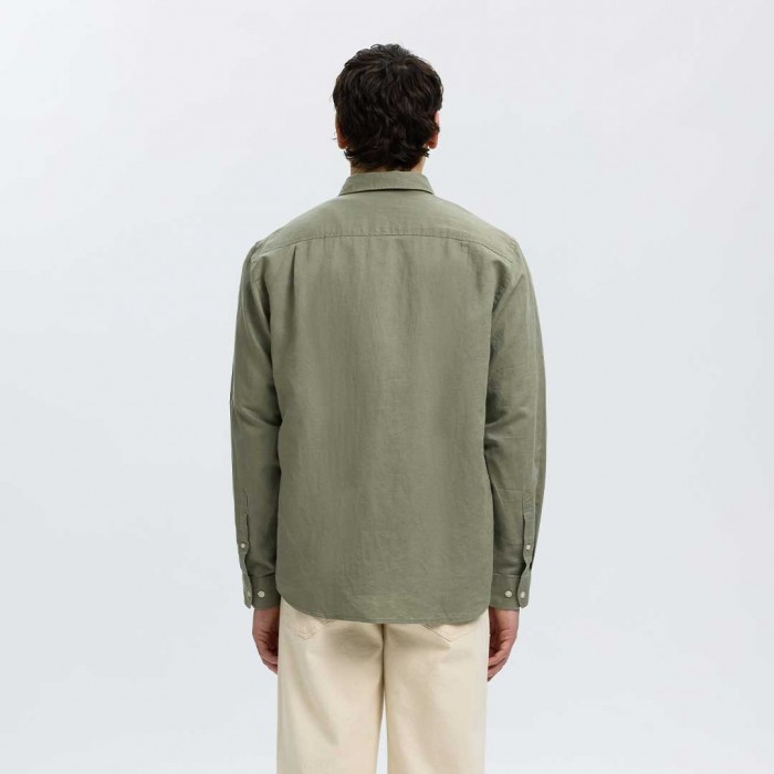 SELECTED SLMREGCLAUS CLAY LINENBLEND LS SHT NOOS GREEN SELECTED SLMREGCLAUS CLAY LINENBLEND LS SHT NOOS GREEN