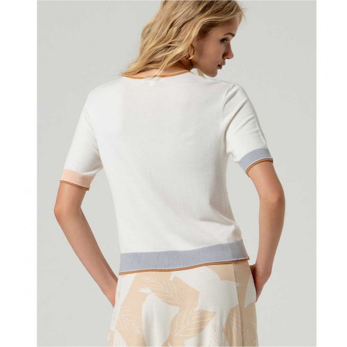 SURKANA White fine knit jersey with contrasting ribbed pattern SURKANA White fine knit jersey with contrasting ribbed pattern